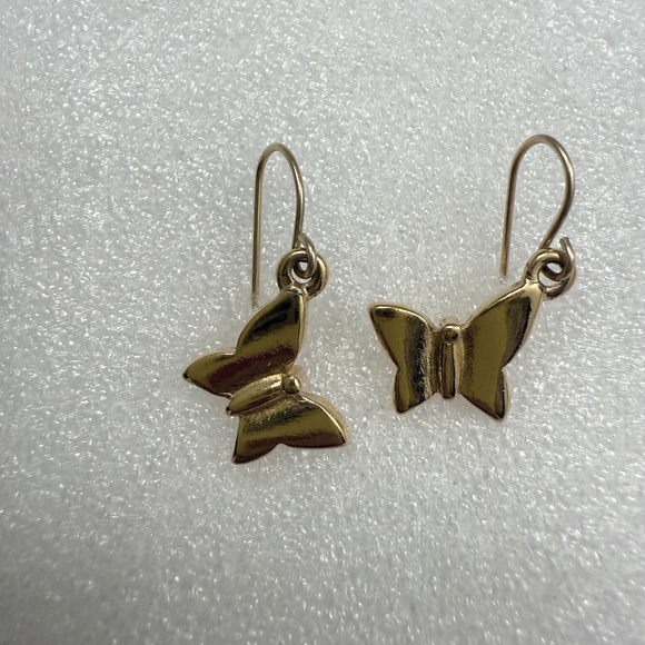 Small Butterfly on‎ hook drop earrings - Picture 1 of 5